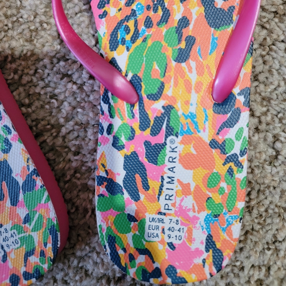 Primark Pink and Floral Print Flipflops (W10)